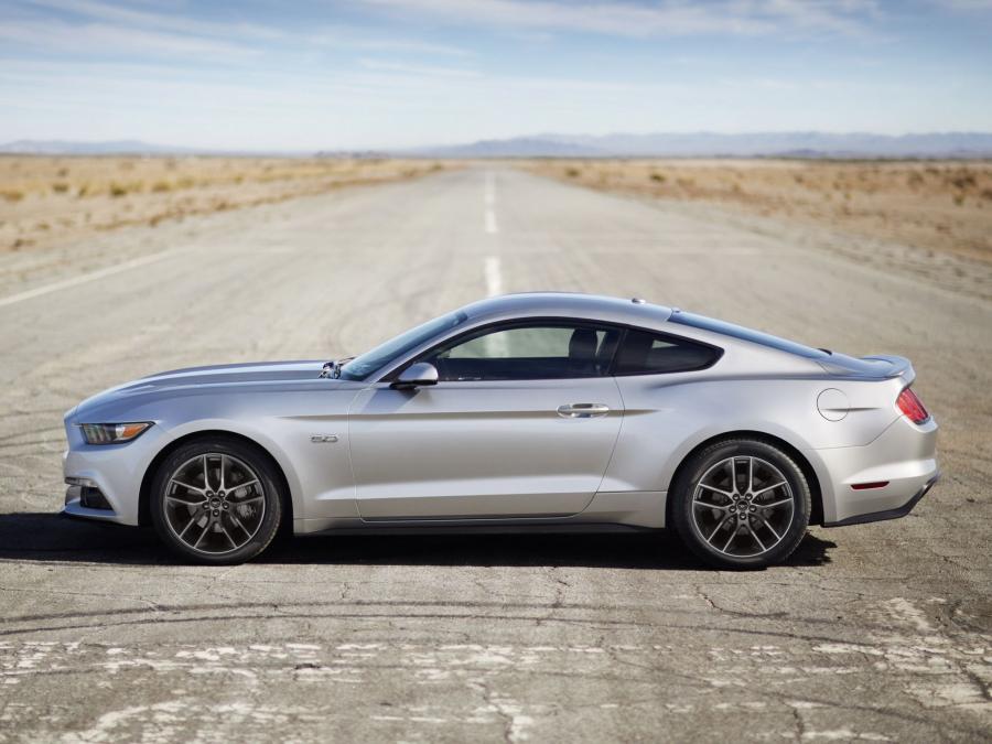  Ford Mustang GT 2015 года  (фото 4 из 93)